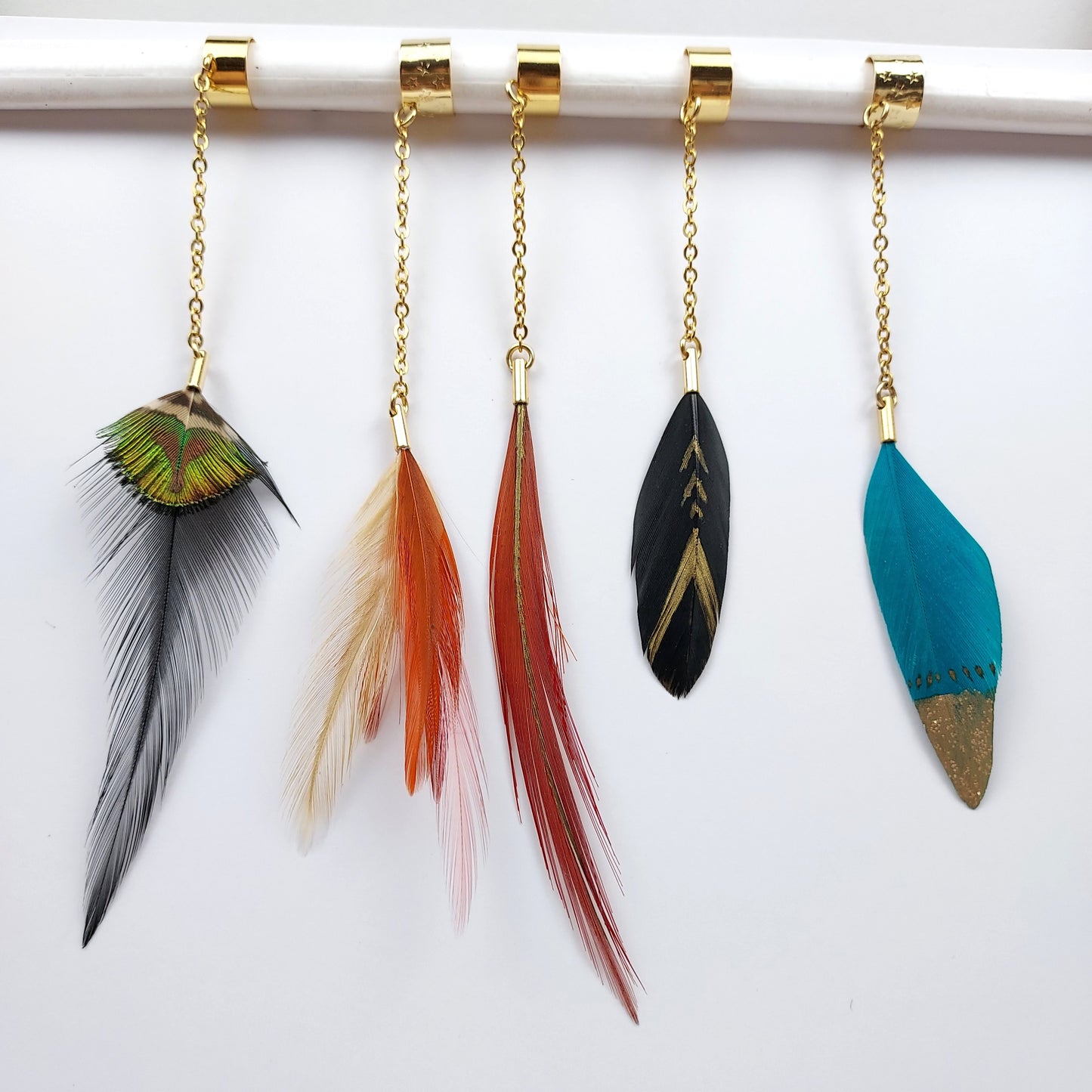 Ear Cuff – Bijou d’Oreille en Acier Inoxydable et plume naturelle de Geai des Chênes