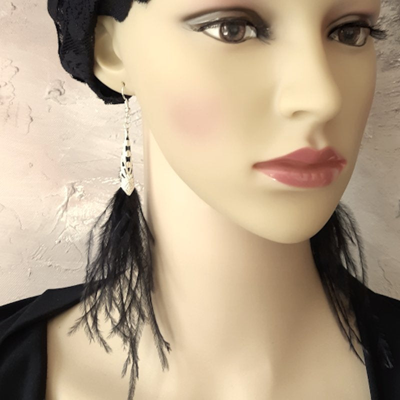 boucles-d-oreilles-arielle-plumes-autruche-naturelles-noir-decoplumes