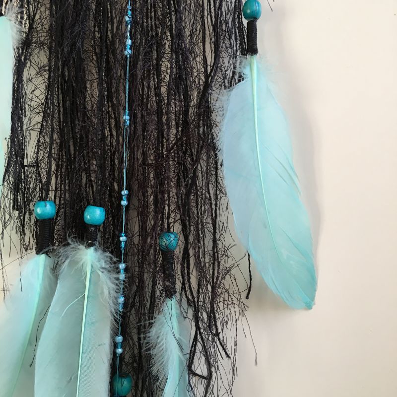 Attrape-rêves dans les tons noir et bleu "Sacha"