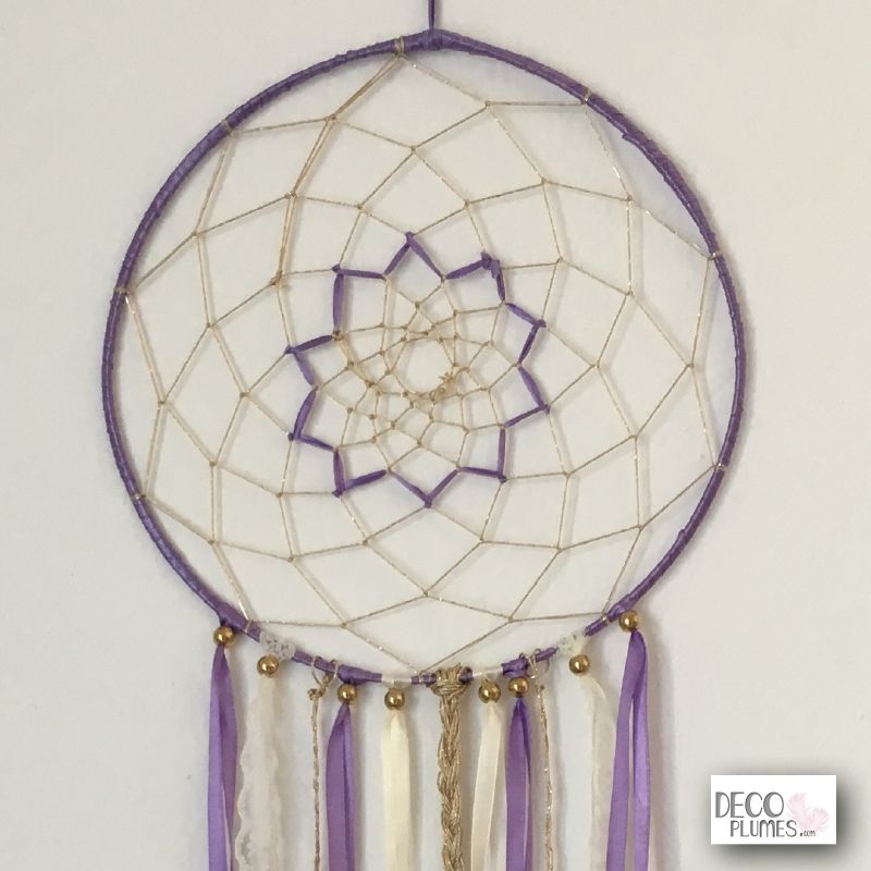Déco plumes : attrape-rêves "Lilas" dans les tons mauve, ivoire et or