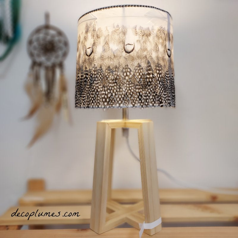 lampe-de-table-bois-et-abat-jour-plumes-decoplumes