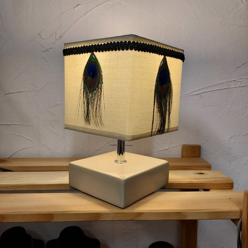 lampe-plumes-de-paon-decoplumes-2