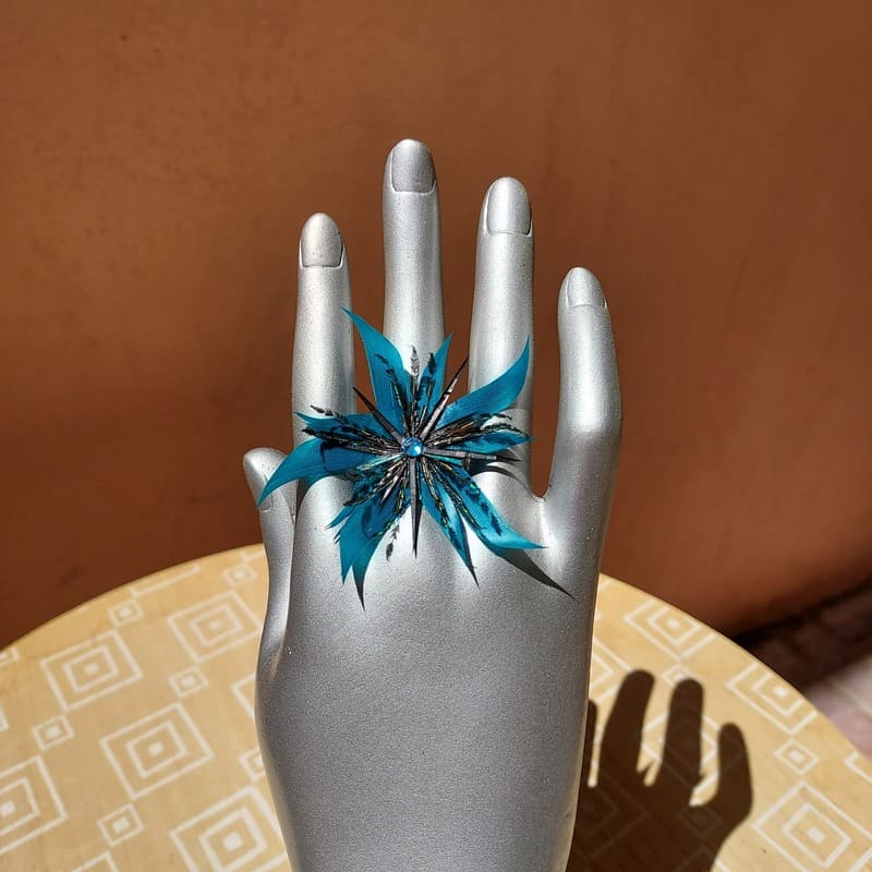 Bague Fidji en plumes bleu turquoise