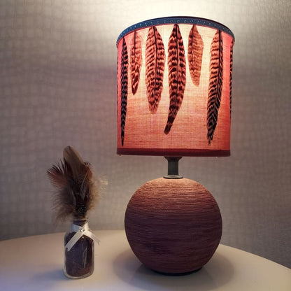 Lampe à Poser en céramique & Plumes de Faisane modèle "Izar"