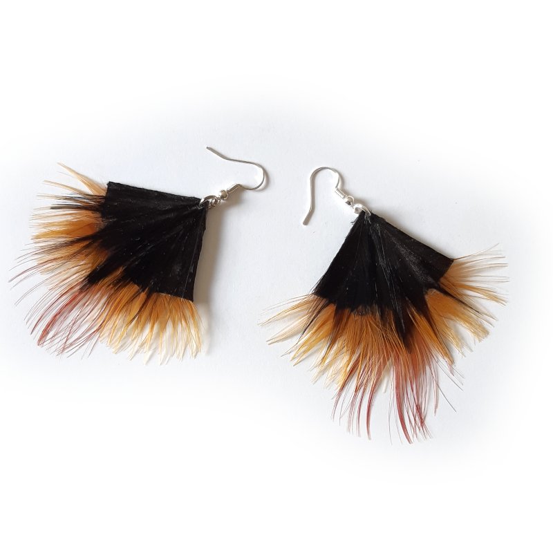 decoplumes-boucles-Andrea-cuir-et-plumes-noires-et-orange